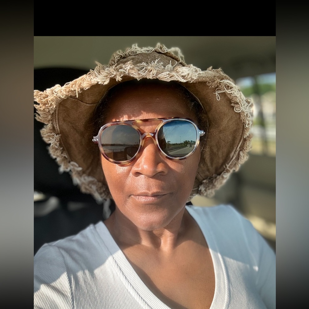 Meet your Posher, Vera